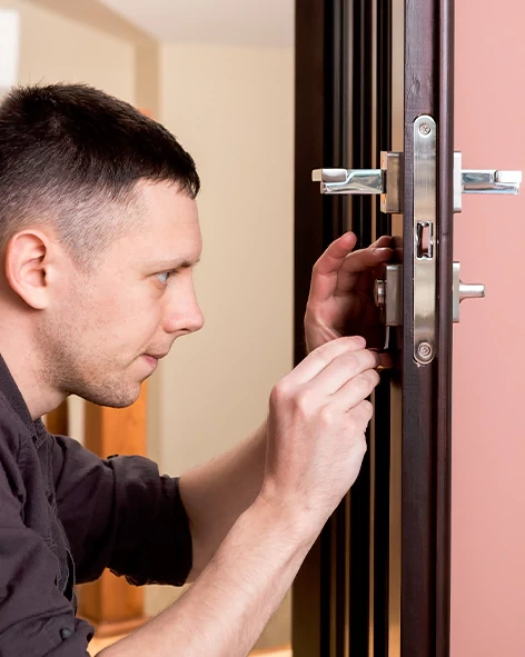 : Professional Locksmith For Commercial And Residential Locksmith Services in Glen Ellyn