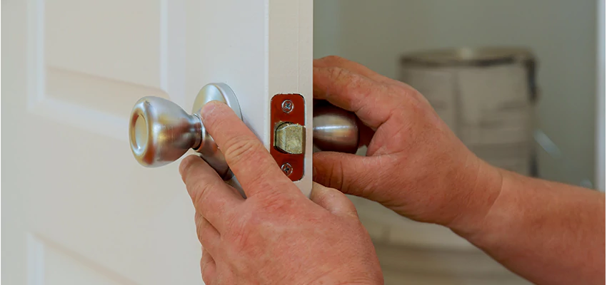 AAA Locksmiths For lock Replacement in Glen Ellyn